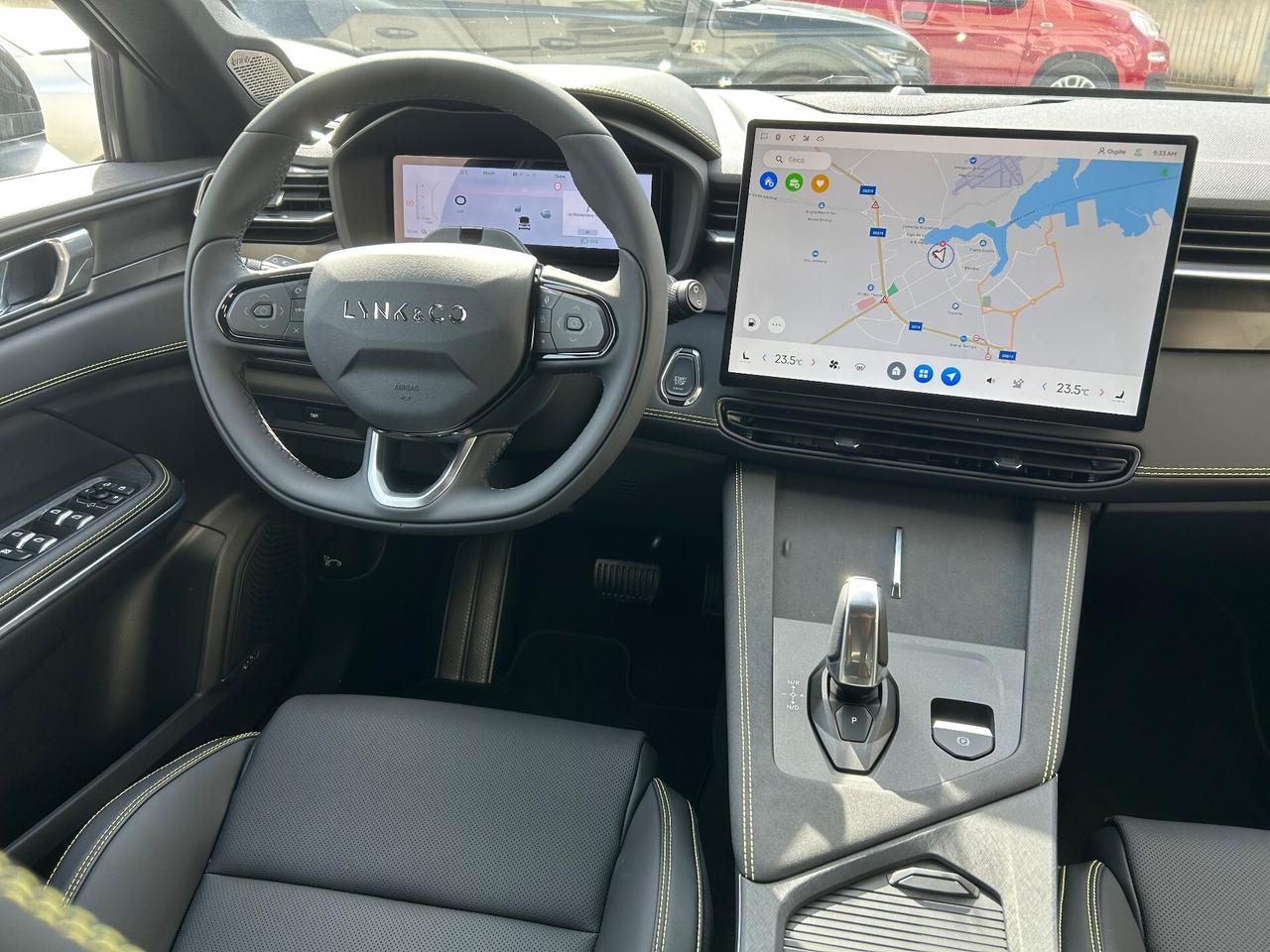 Lynk&co 01 PHEV More