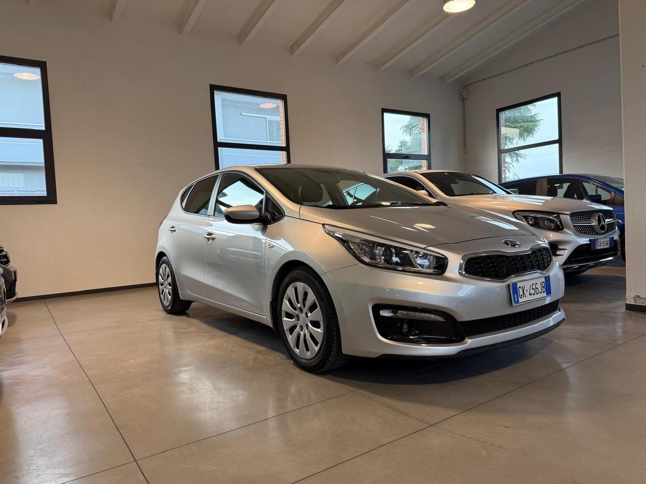 Kia Ceed cee'd 1.4 CRDi 5 porte Cool