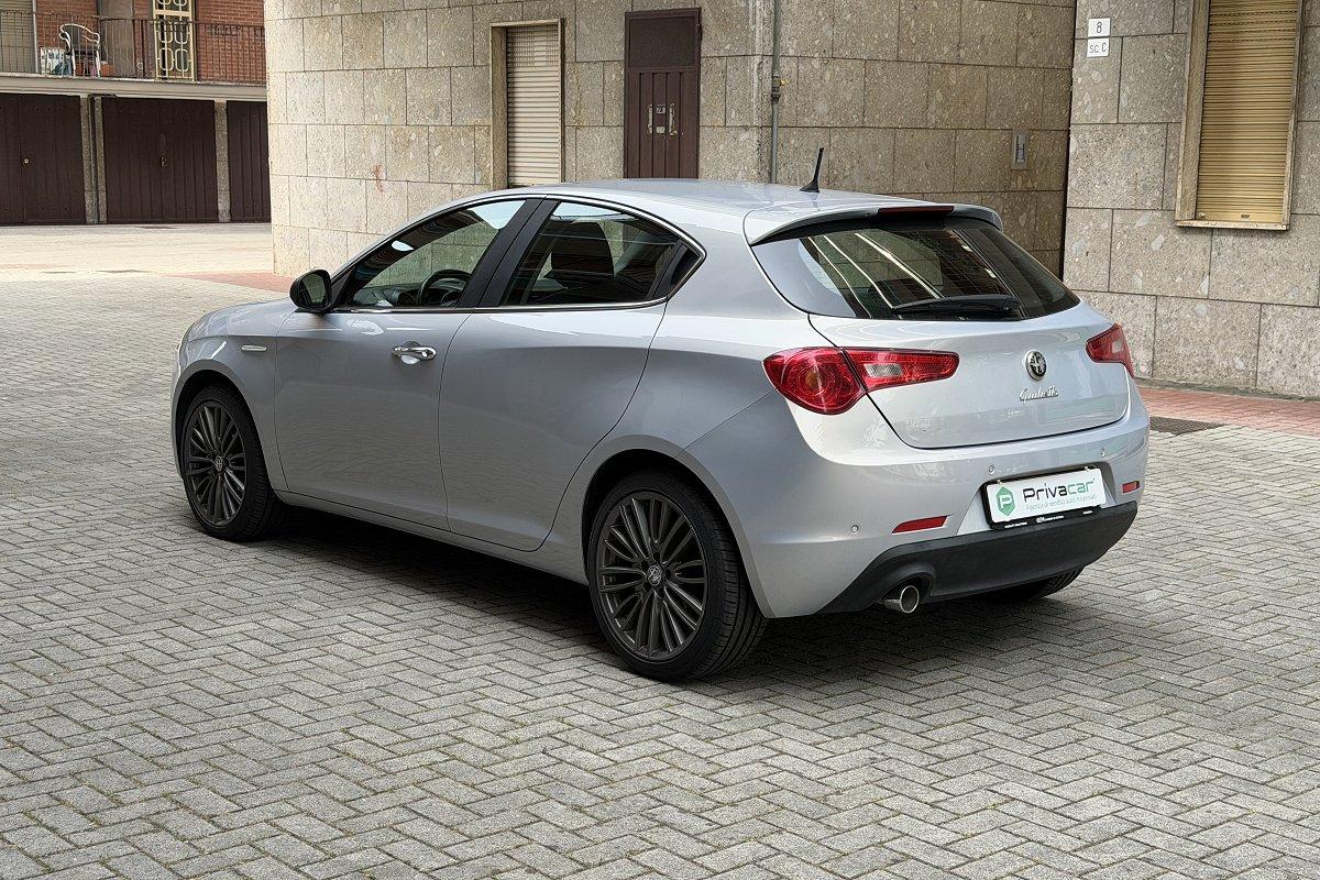 ALFA ROMEO Giulietta 1.6 JTDm-2 105 CV Distinctive