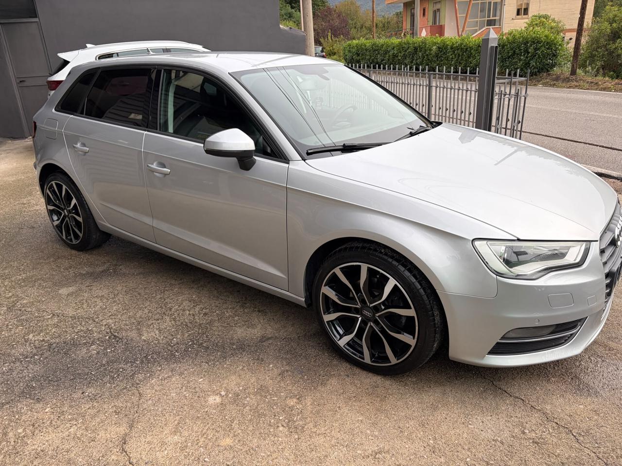 Audi A3 SPB 1.6 TDI 105cv S tronic Attraction