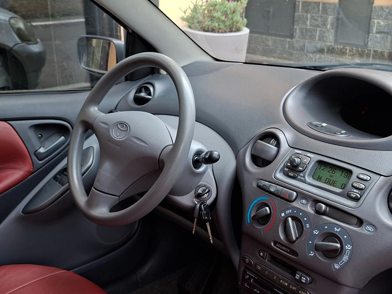 Toyota Yaris Yari 1.3 Sol auto, unico proprietario!