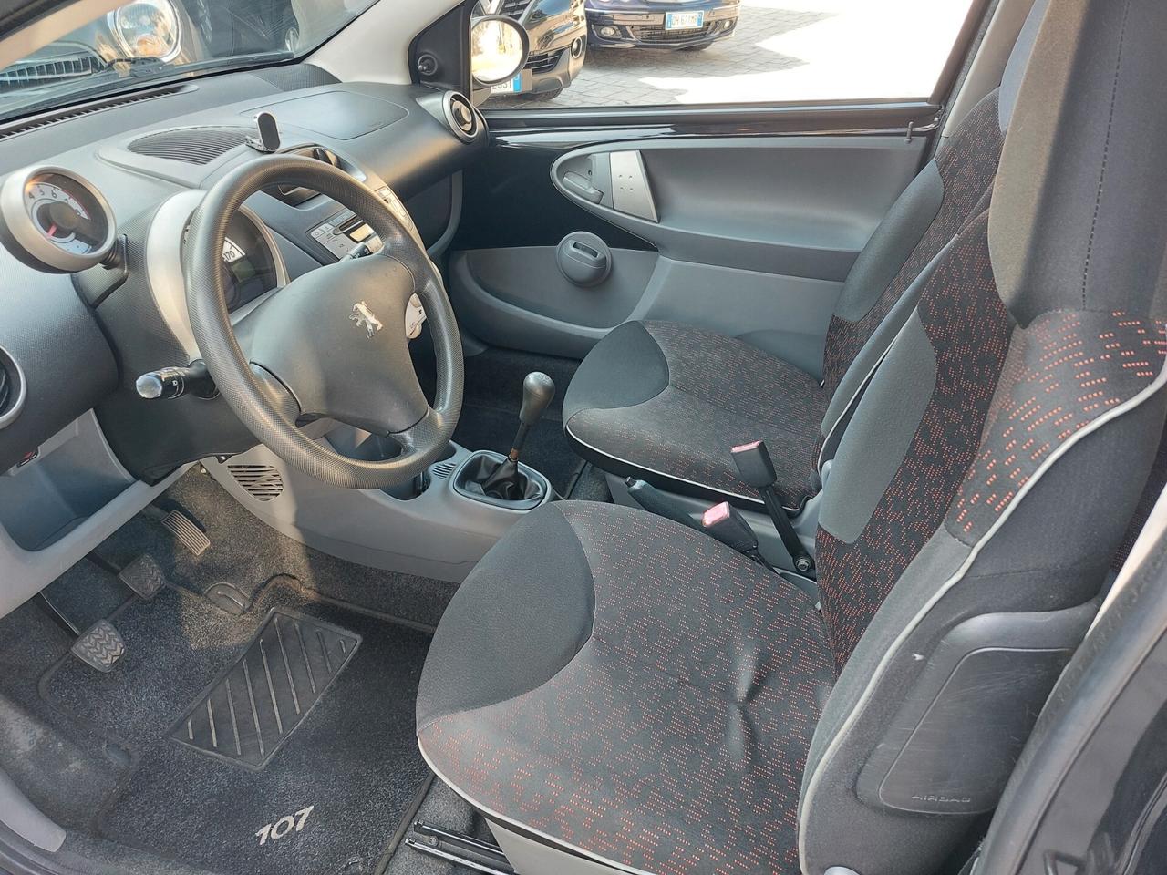 Peugeot 107 1.0 68CV 3p. Sweet Years