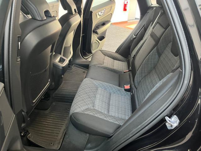 VOLVO XC60 B4 AWD Momentum LED|RETROCAMERA|CARPLAY|18'