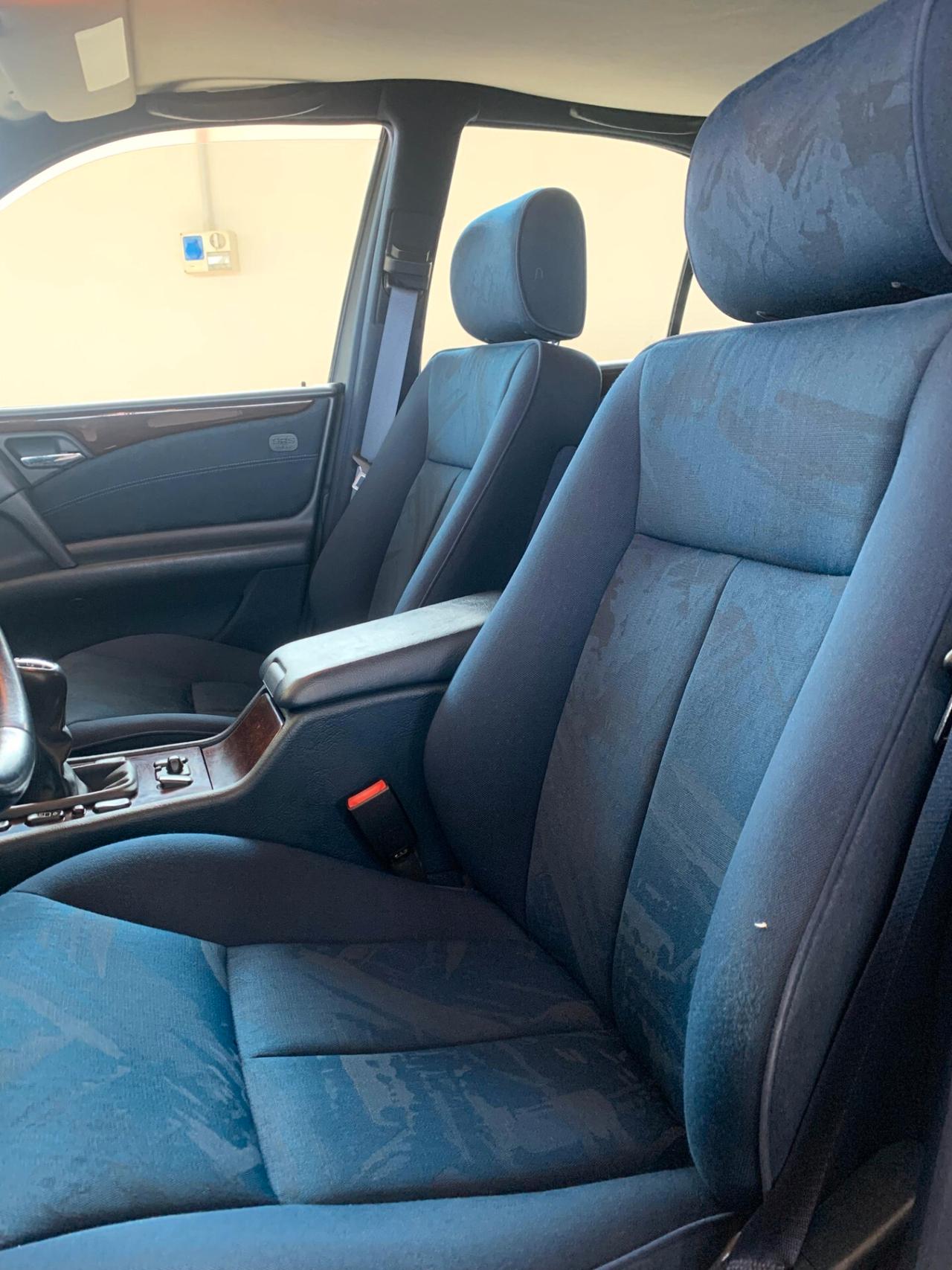 Mercedes-benz E 250 diesel cat Elegance