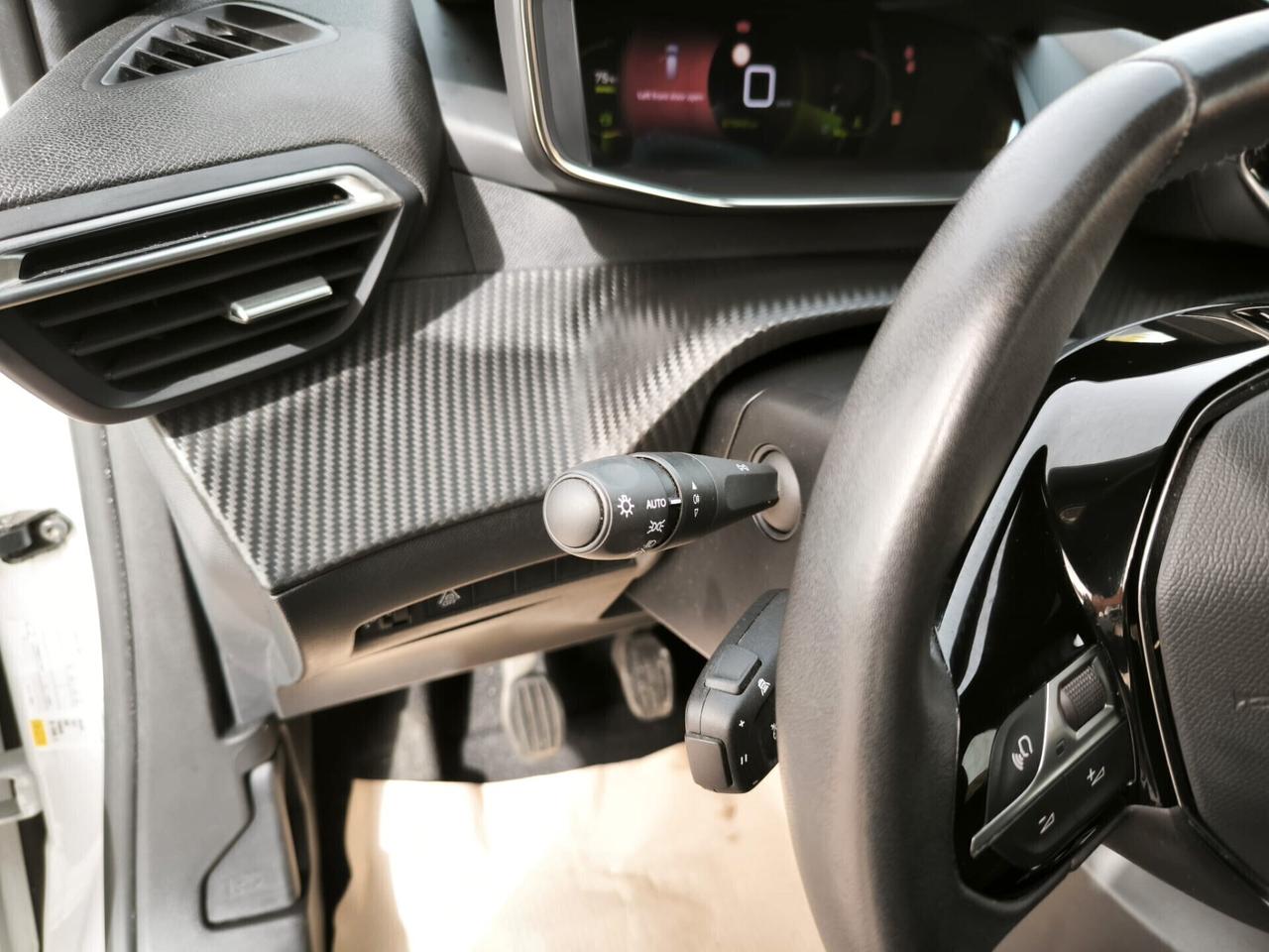 Peugeot 2008 PureTech 100 S&S Allure Pack