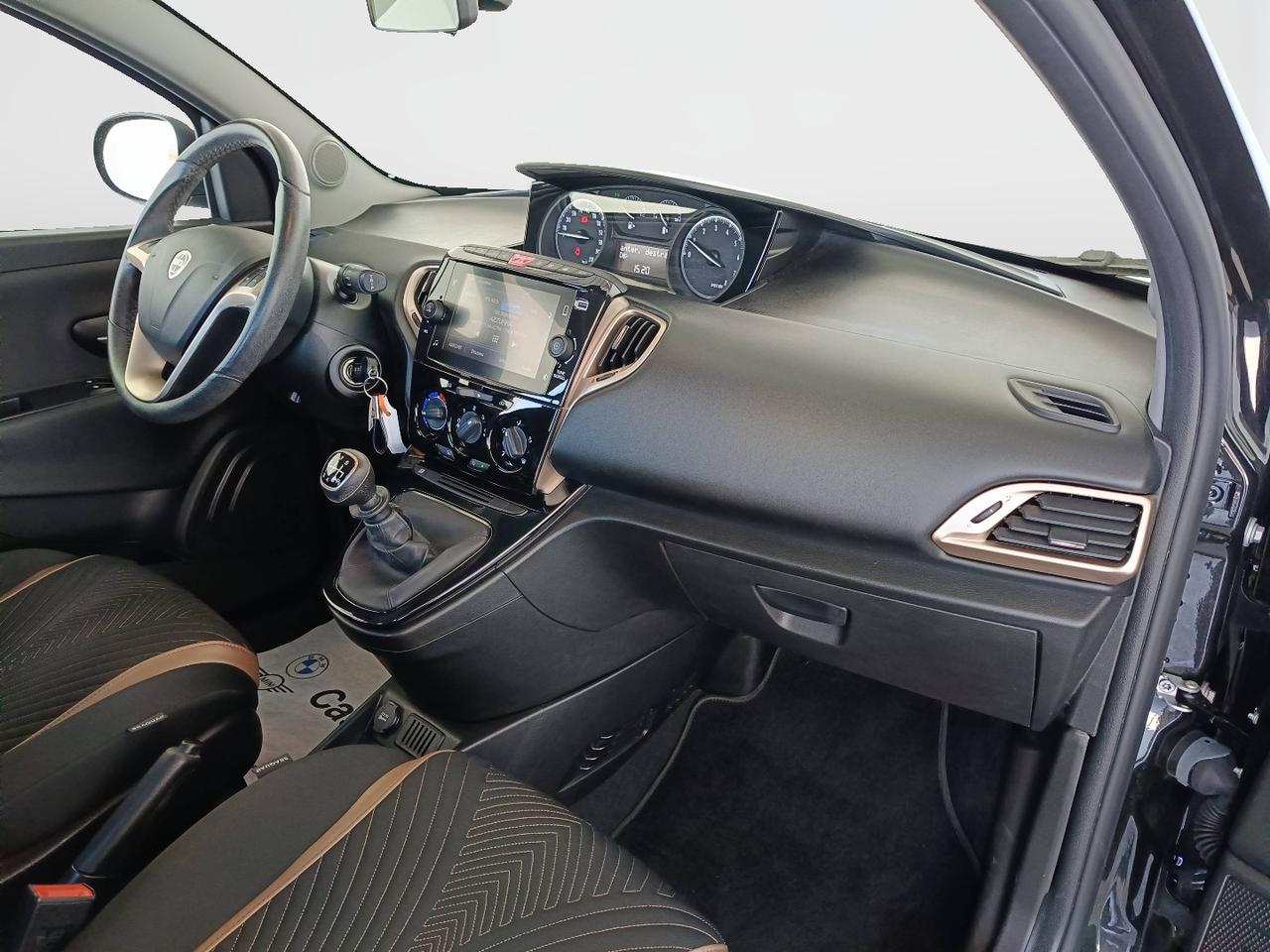 LANCIA Ypsilon III 2021 - Ypsilon 1.0 firefly hybrid Alberta Ferretti s&s 70cv