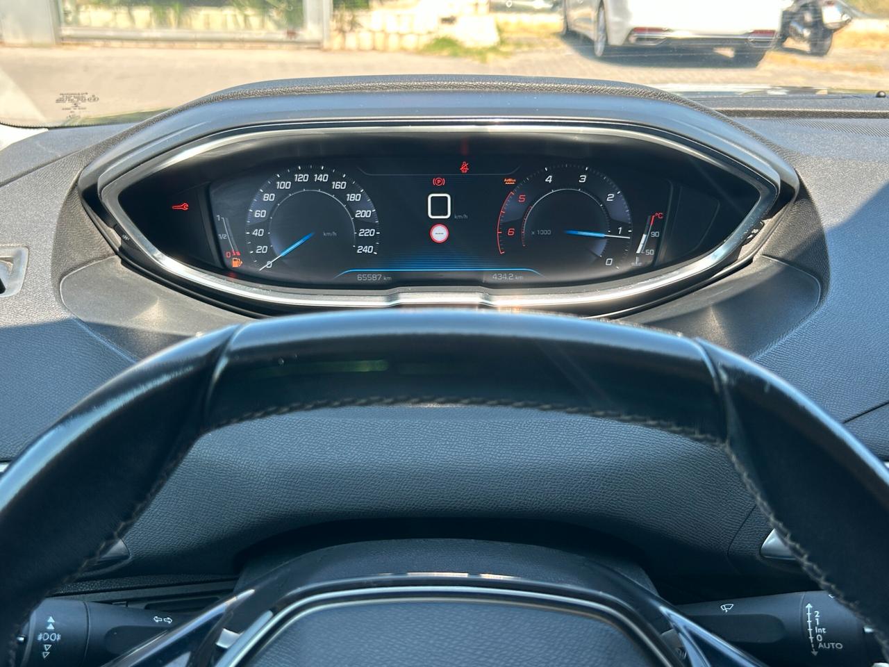 Peugeot 3008 BlueHDi 130 S&S Business