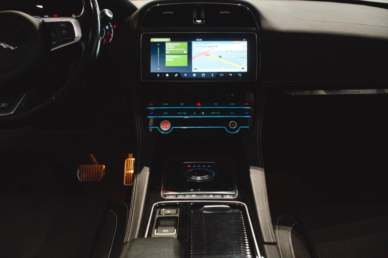 Jaguar F-Pace 2.0 250 CV AWD aut. R-Sport