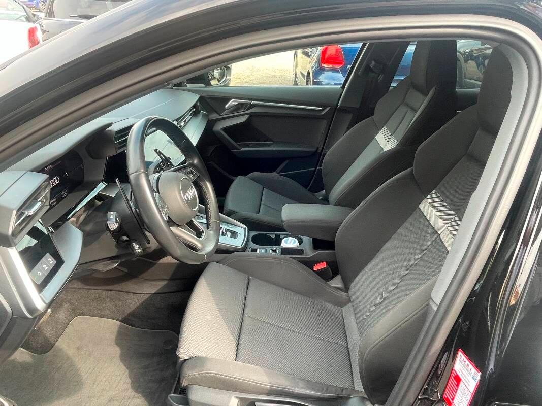 Audi A3 Sportback 35 1.5 tfsi mhev s-tronic MATRIX 18''