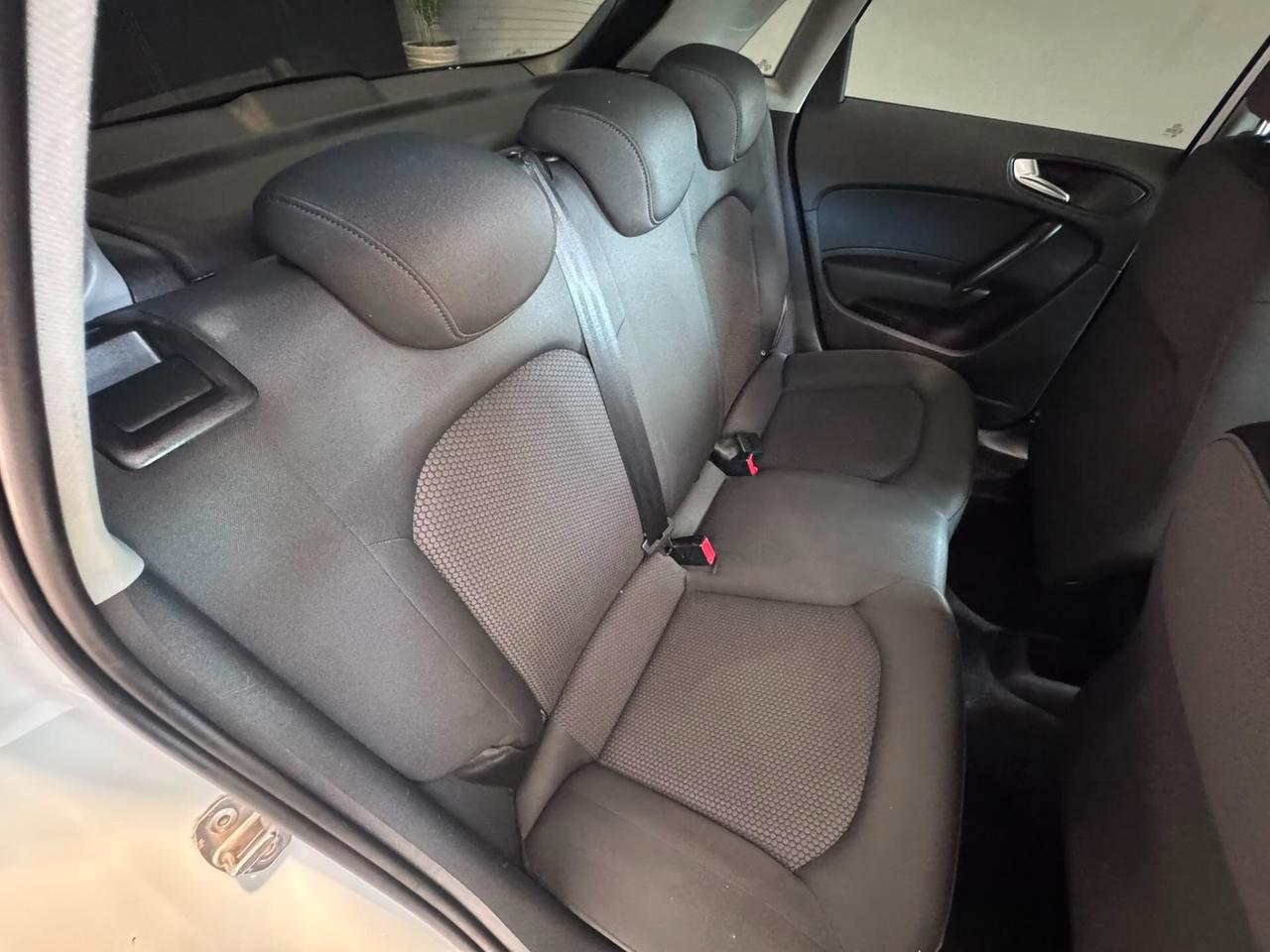 Audi A1 SPB 1.6 TDI Admired 90cv S-LINE