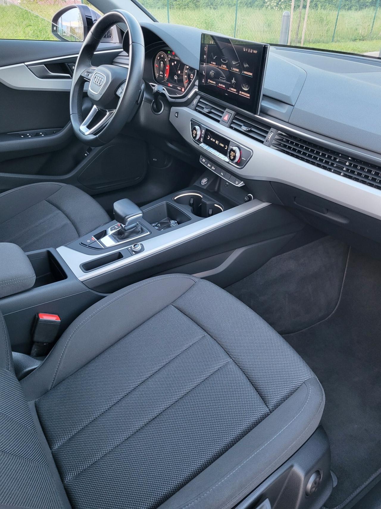 Audi A4 Avant 30 TDI/136 CV S tronic Business Advanced