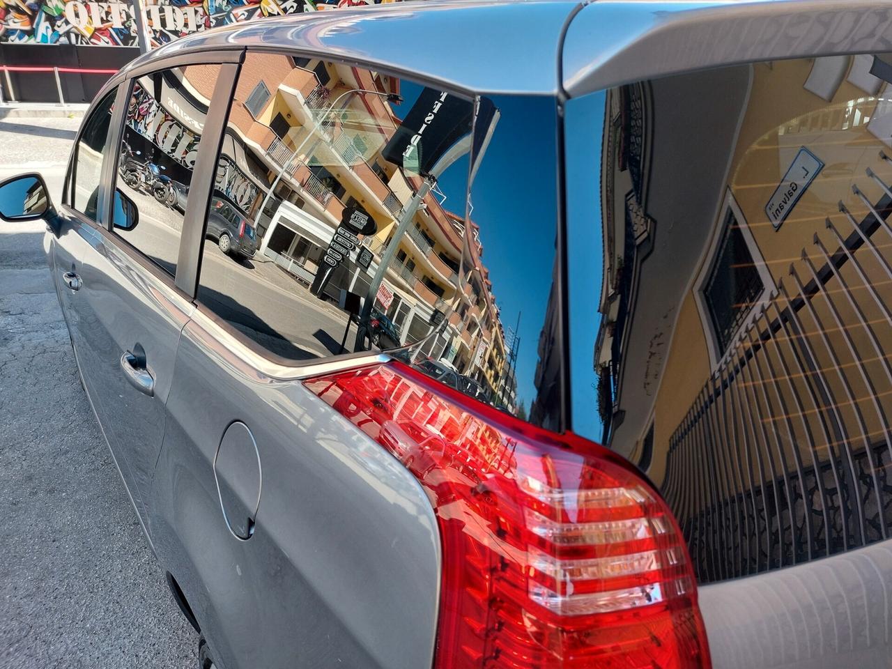 Peugeot 5008 1.6 HDi 115CV Allure 85Kw