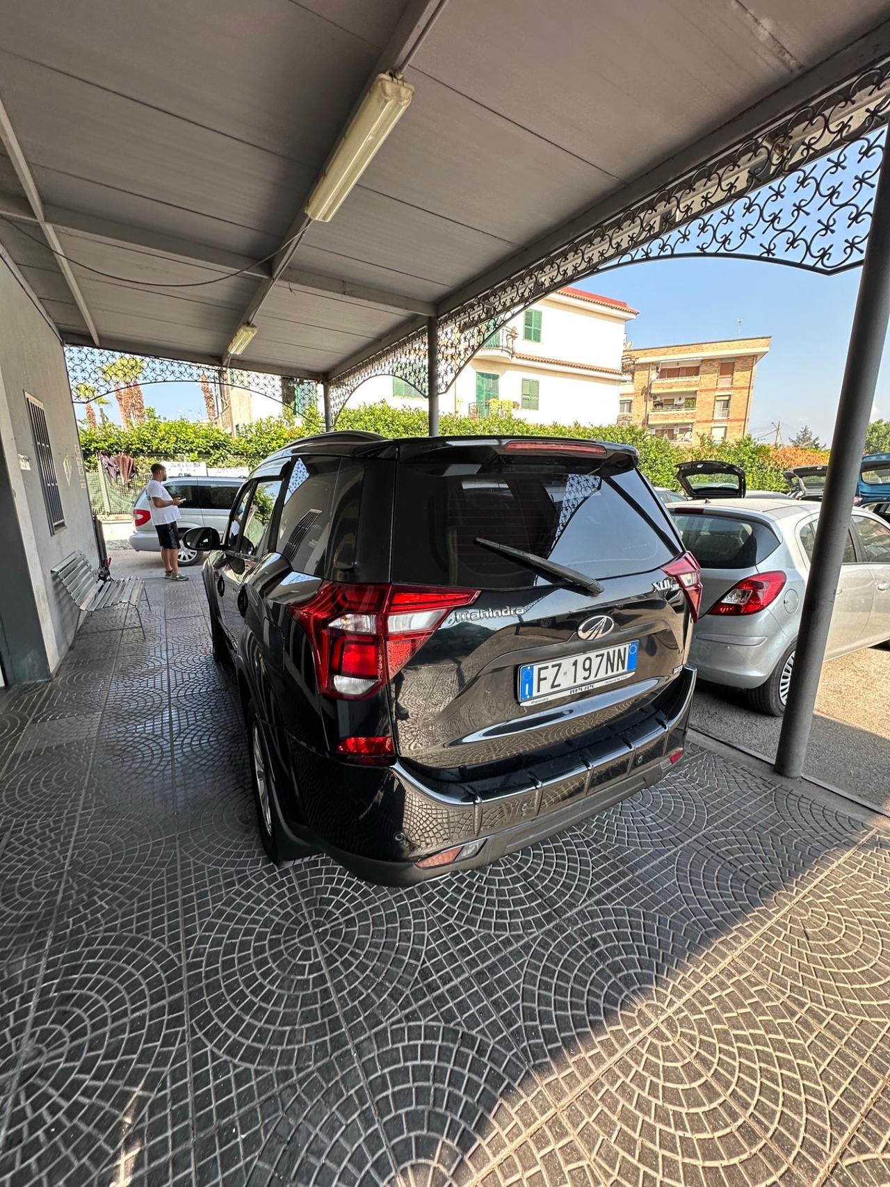 Mahindra XUV500 2.2 16V AWD W10