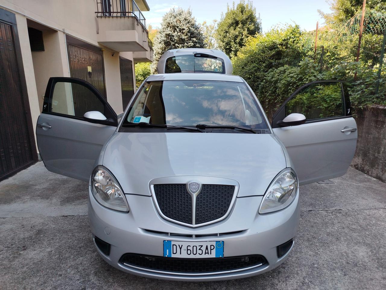 Lancia Ypsilon 1.2 BENZINA 60cv / 35.900km