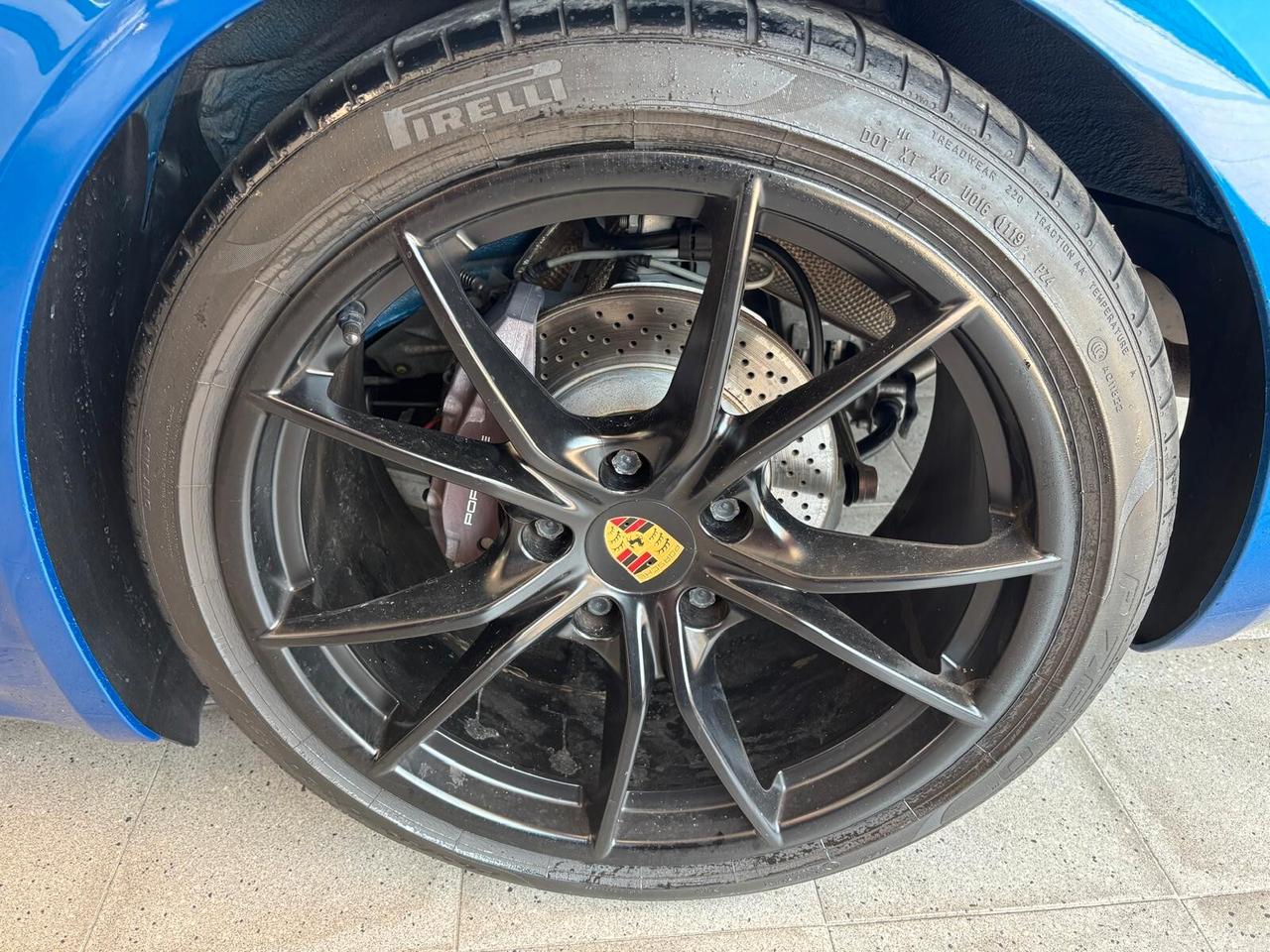 Porsche 718 COUPE' Cayman 2.0