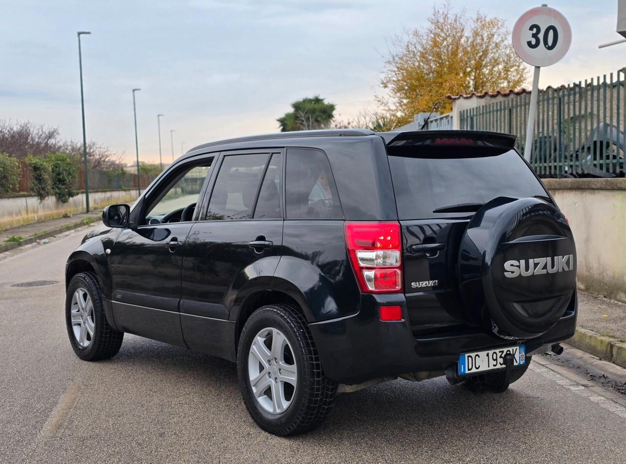 SUZUKY GRAND VITARA 4X4 CON GANCIO TRAINO NUOVA