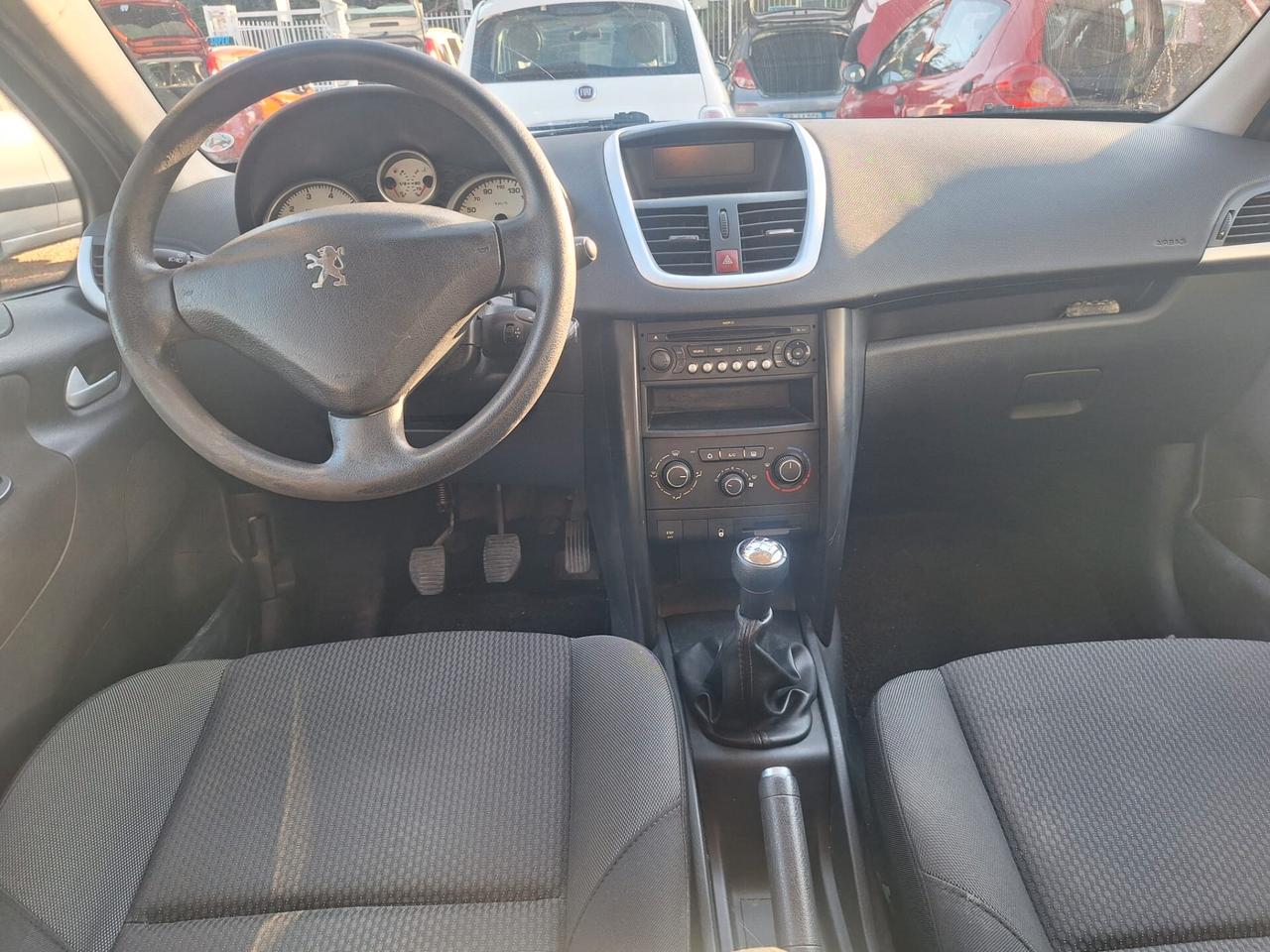 Peugeot 207 1.4 8V 75CV 5p. X Line