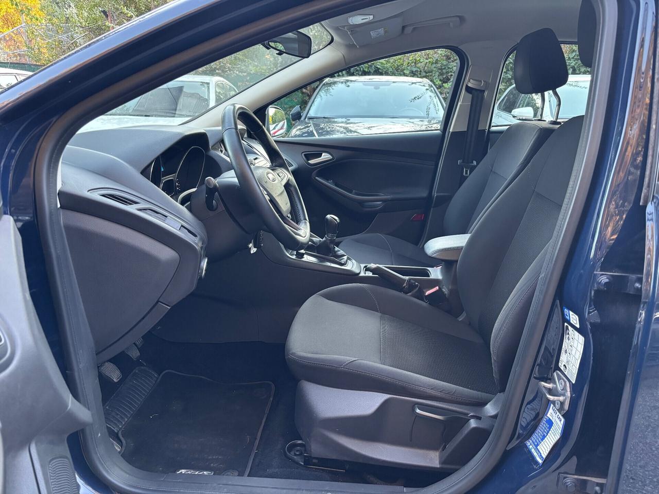 Ford Focus 1.0 benzina 5 porte OK Neopatentati
