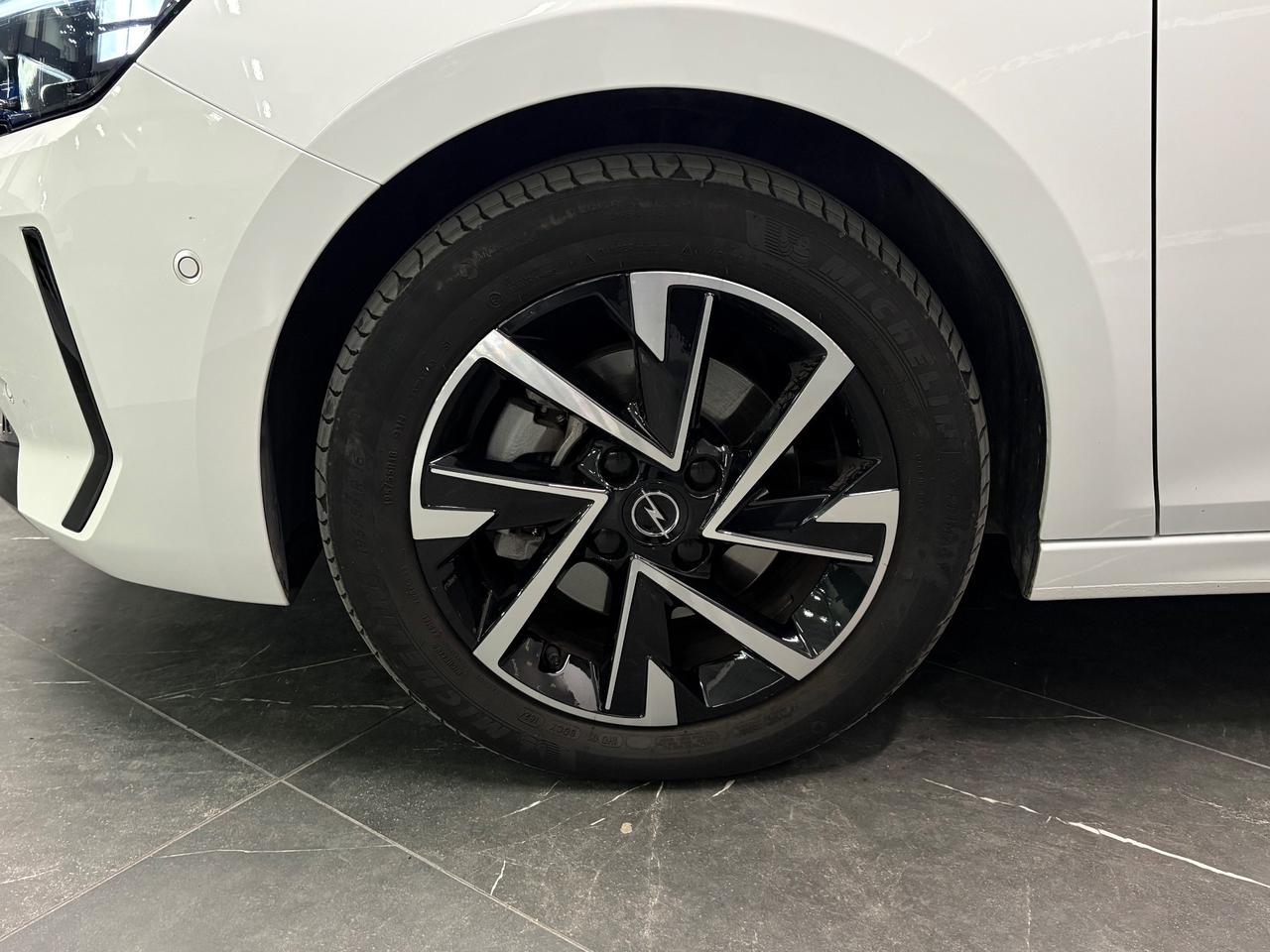 Opel Corsa 1.2 GS LINE