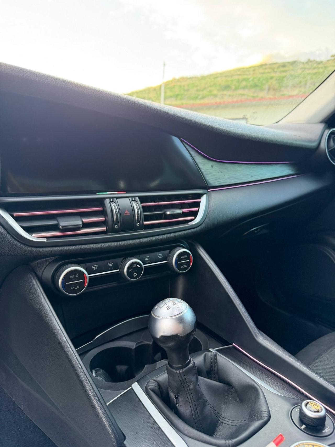 Alfa Romeo Giulia 2.2 Turbodiesel 150 CV Business Launch Edition