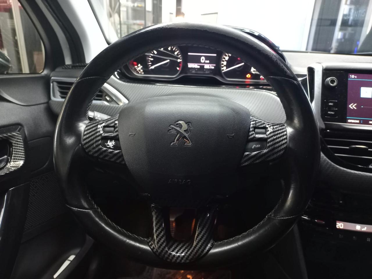 Peugeot 208 PureTech 82 5 porte Allure