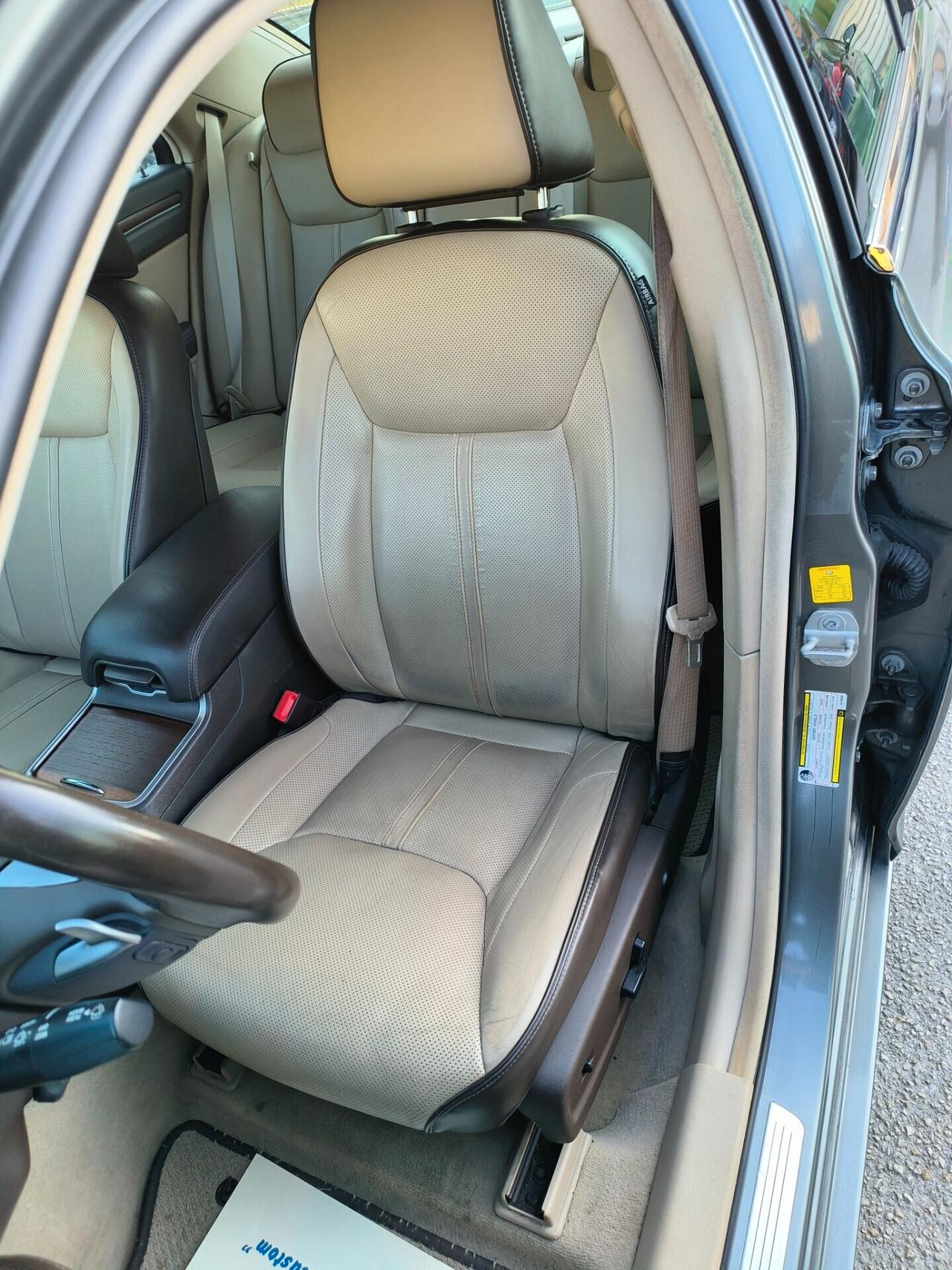 Lancia Thema 3.0 V6 Multijet II 239 CV Platinum