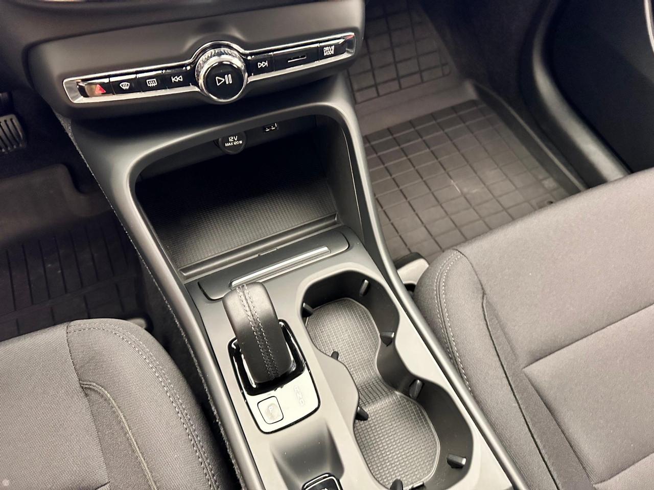 Volvo XC40 1.5 t4 RECHARGE PHEV MOMENTUM
