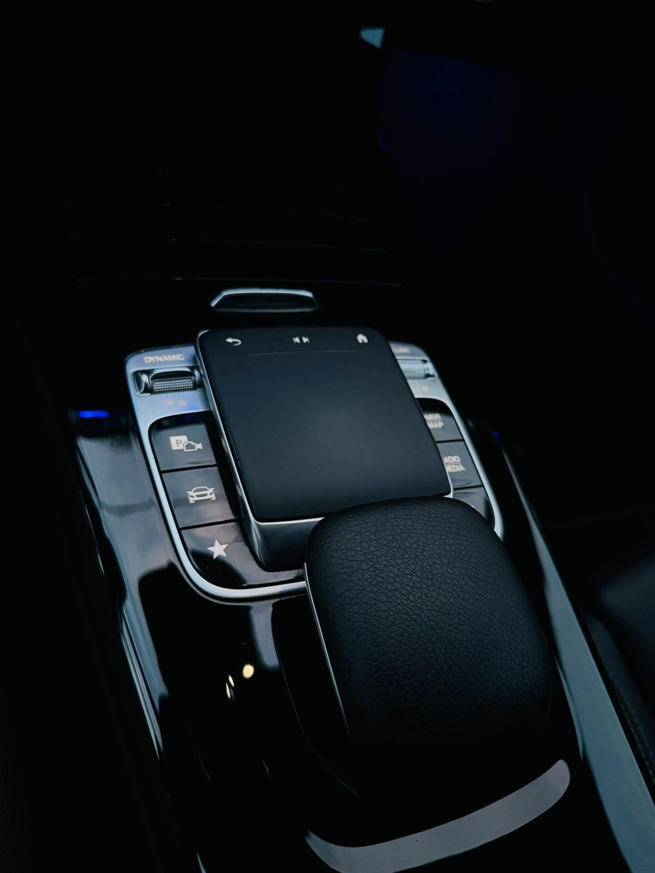 Mercedes-benz A 180d Automatic Sport Led Ambient