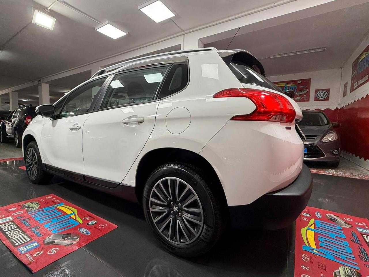 Peugeot 2008 1.2 82cv PureTech Allure - 2016
