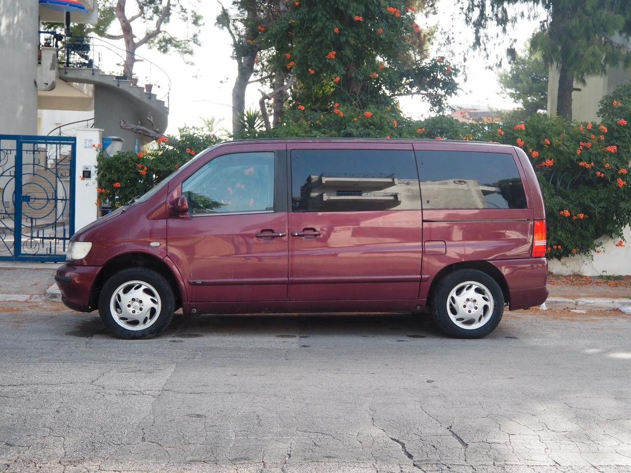 Mercedes-benz V 220 CDI •7 Posti•