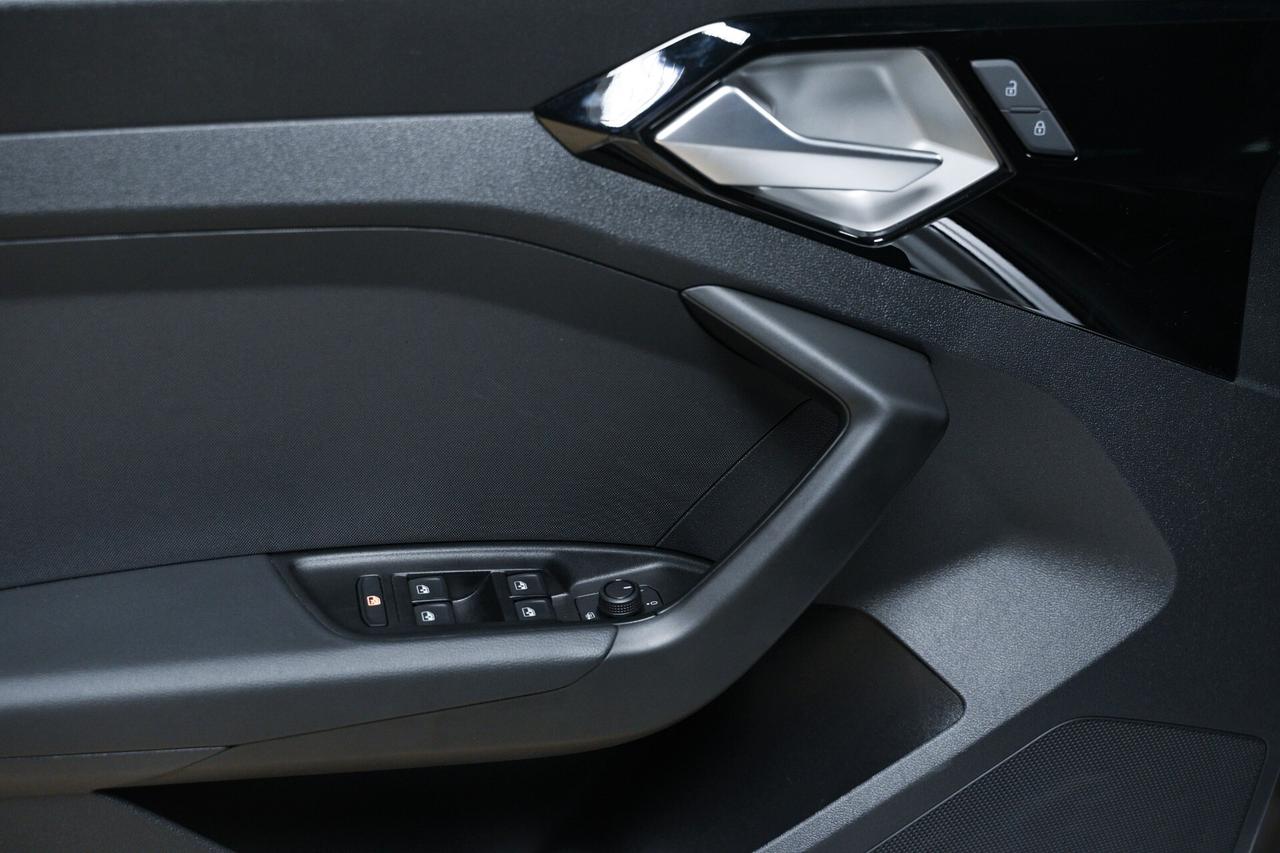 Audi A1 allstreet 30 TFSI S tronic Identity Contrast