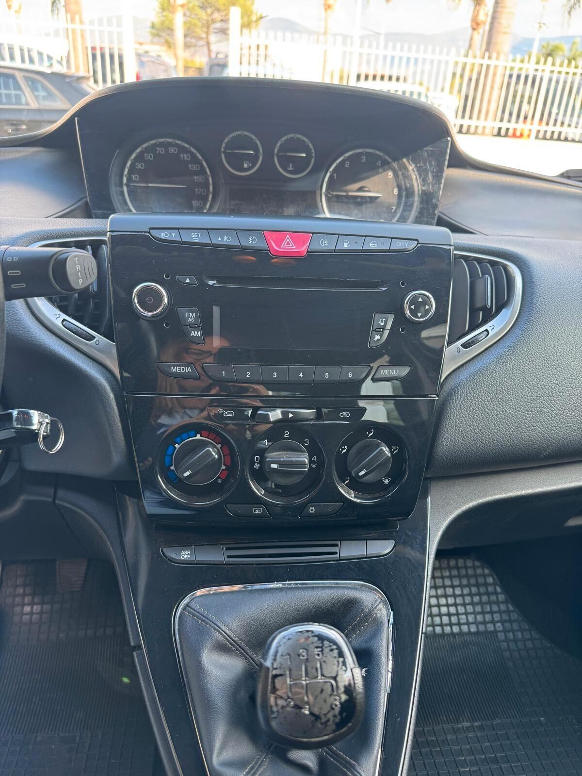 Lancia Ypsilon 0.9 TwinAir 85 Metano Ecochic Silver BLACK FRIDAY