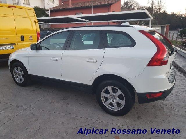 VOLVO XC60 D4 4WD Momentum