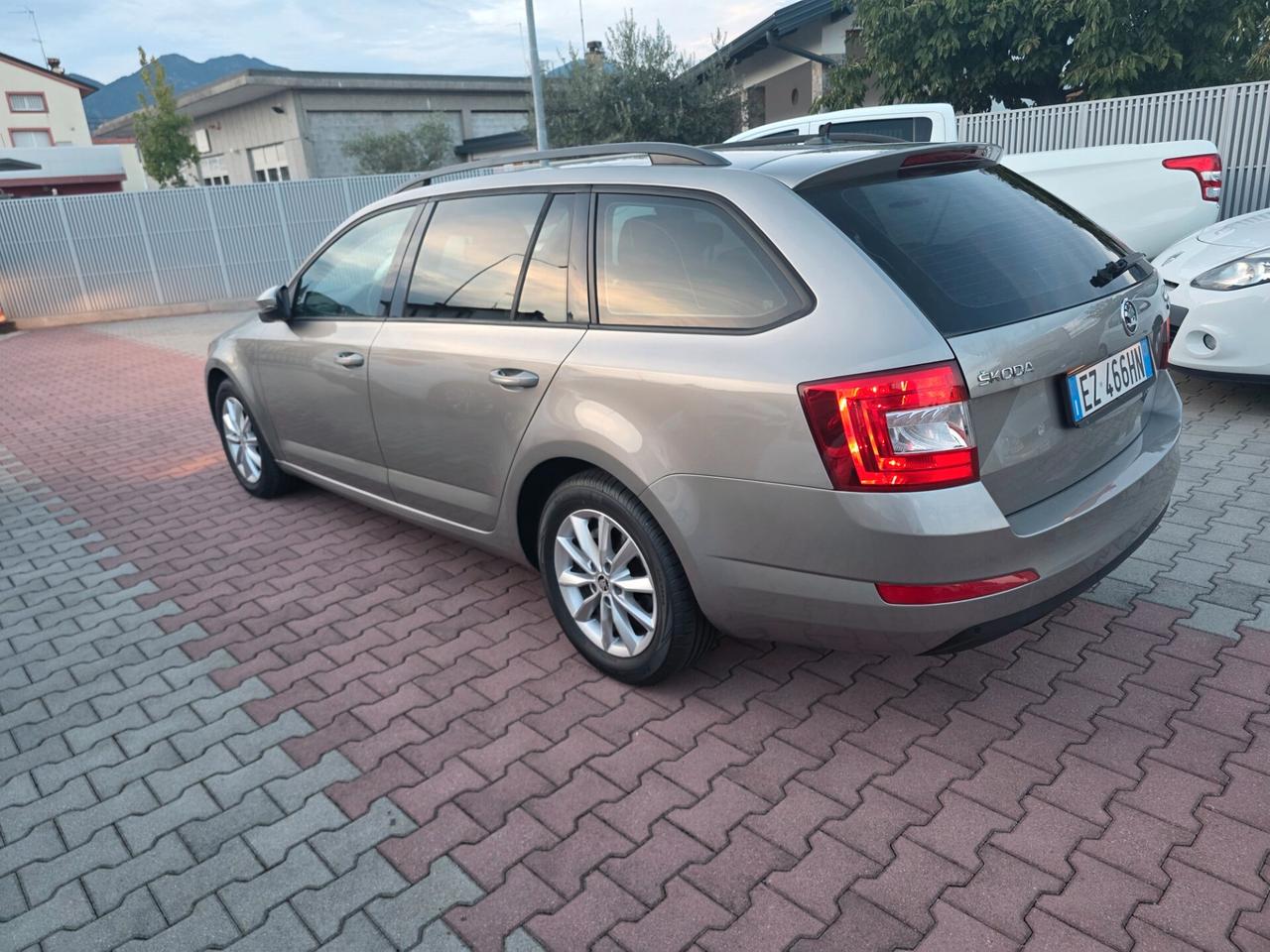Skoda Octavia 1.6D fuul automatic garantita 12 mesi