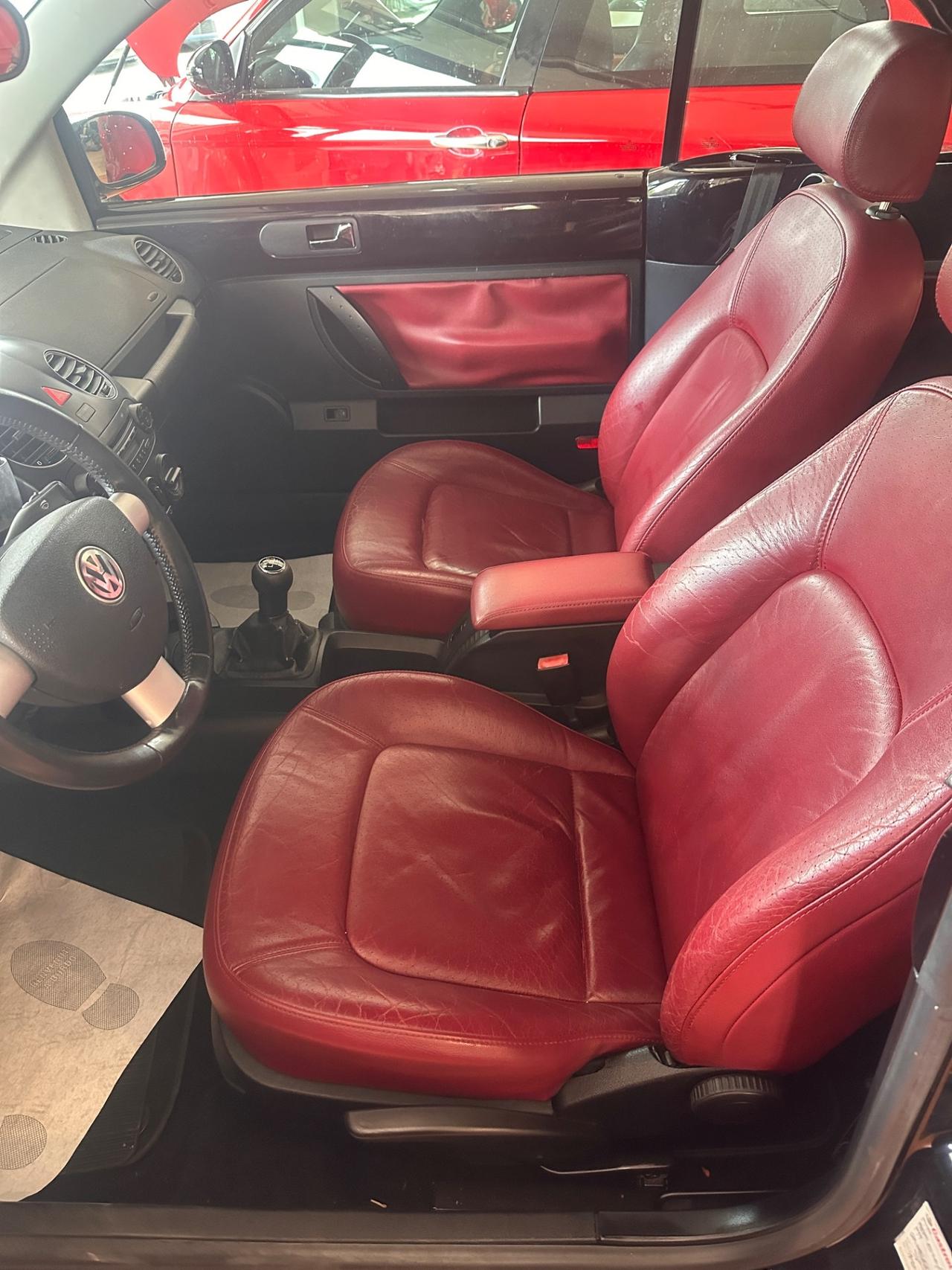Volkswagen New Beetle 1.6 Cabrio Lim. Red Edt.