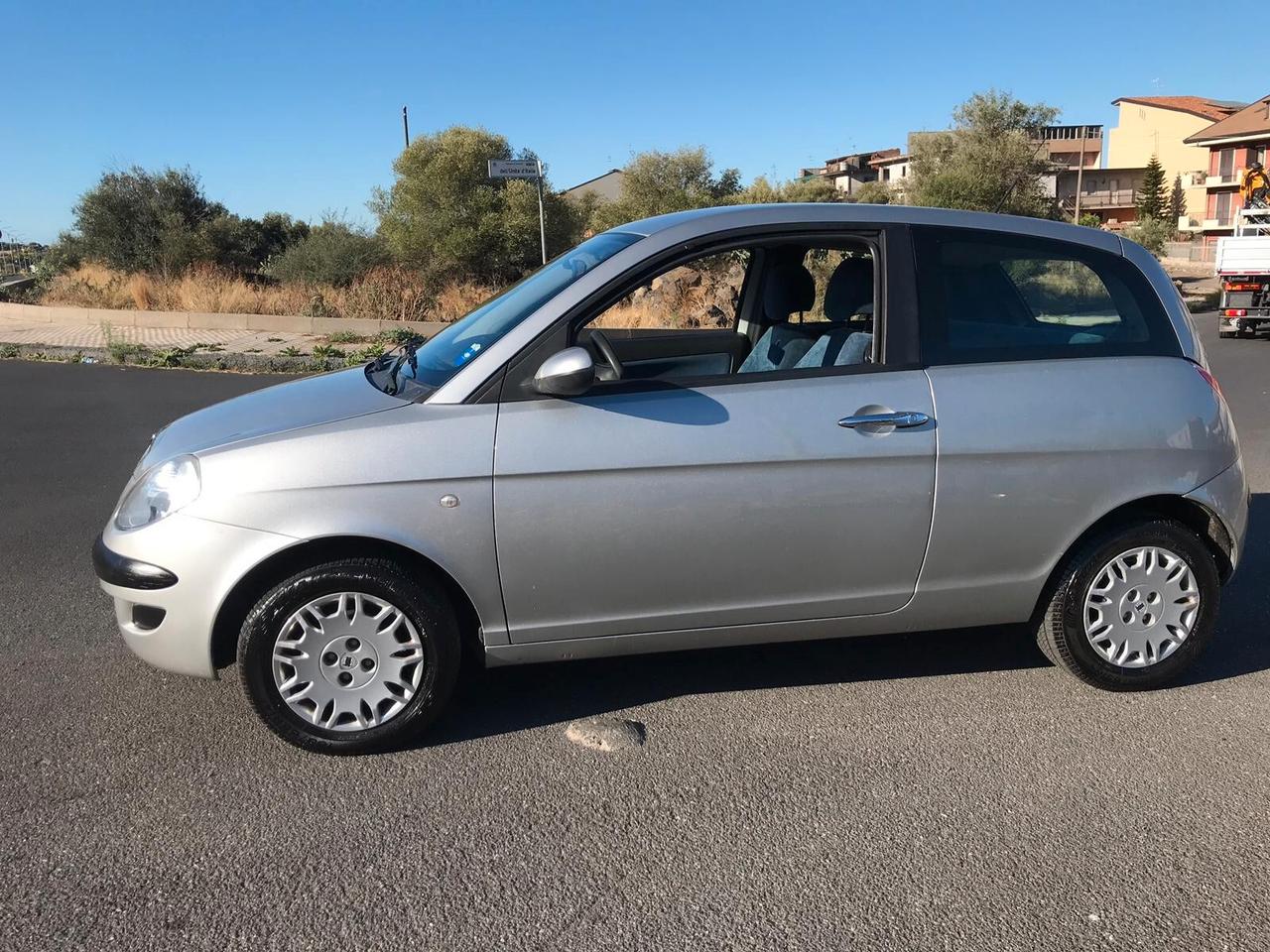 Lancia Ypsilon 1.3MLJT A-F-F-A-R-O-N-E