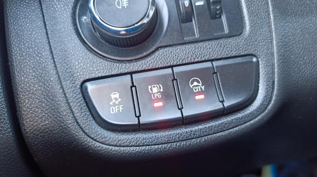 Opel Karl 1.0 73 CV GPL OK NEOPATENTATI