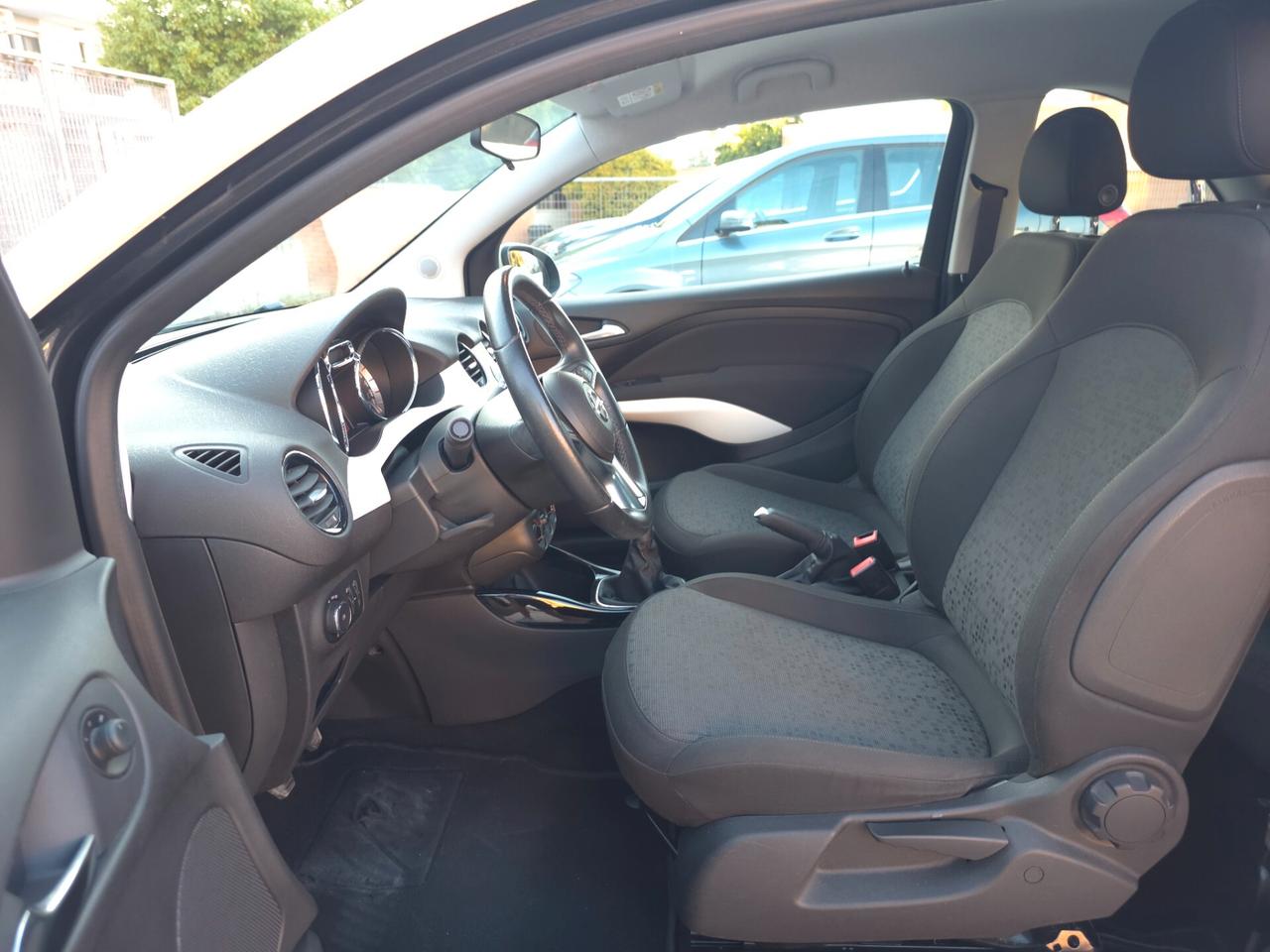 Opel Adam 1.4 87 CV GPL Tech Unlimited