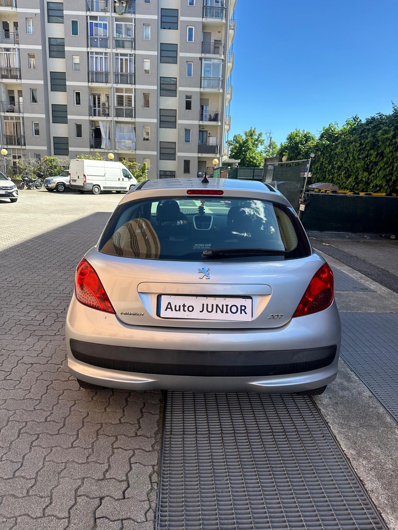 Peugeot 207 1.4 88CV 5p. ONE Line