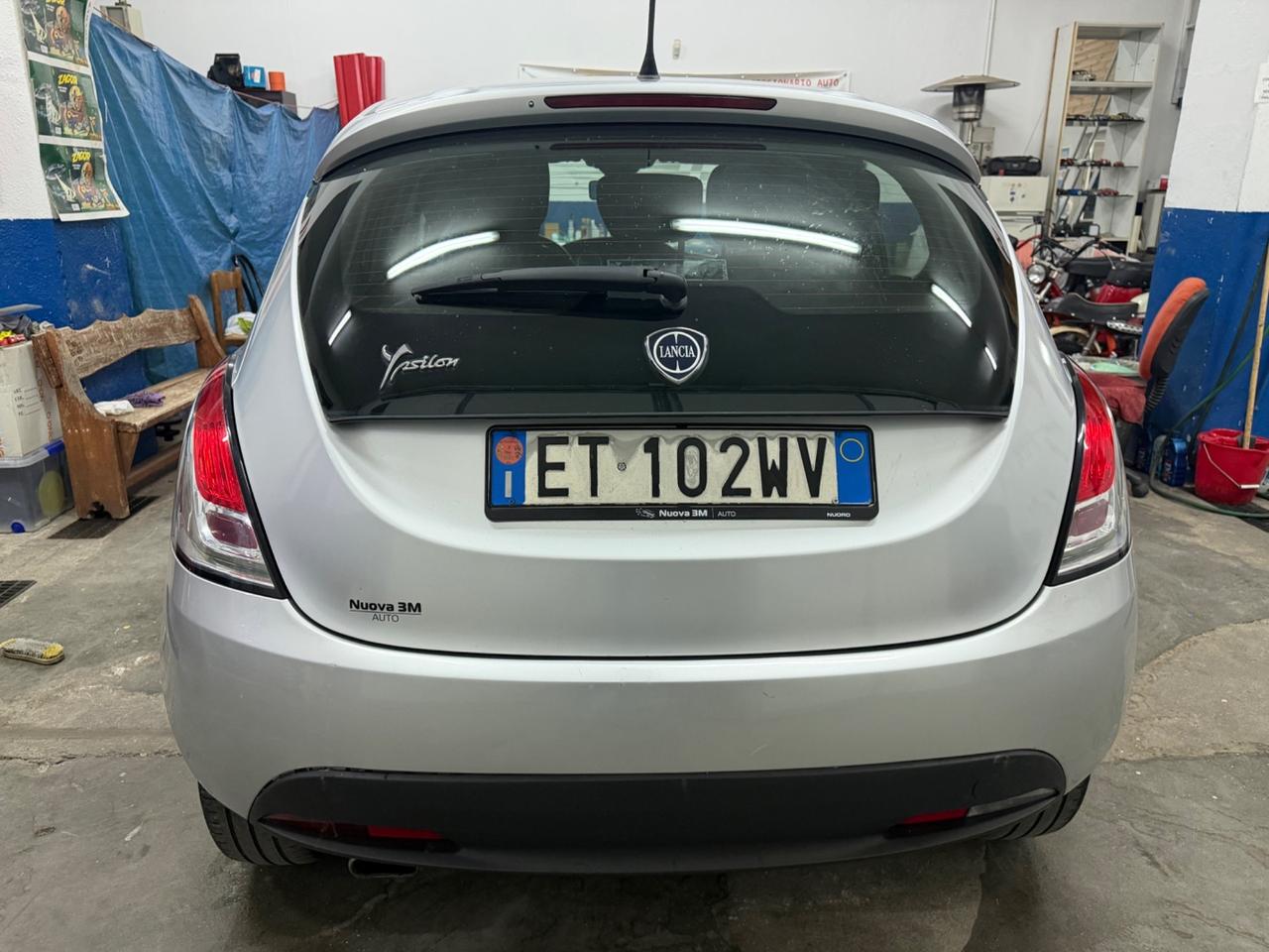 Lancia Ypsilon 1.2 69 CV 5 porte S&S Silver