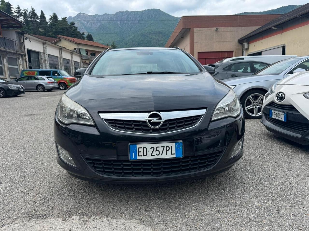 Opel Astra 1.7 CDTI 125CV Sports Tourer CON GANCIO TRAINO
