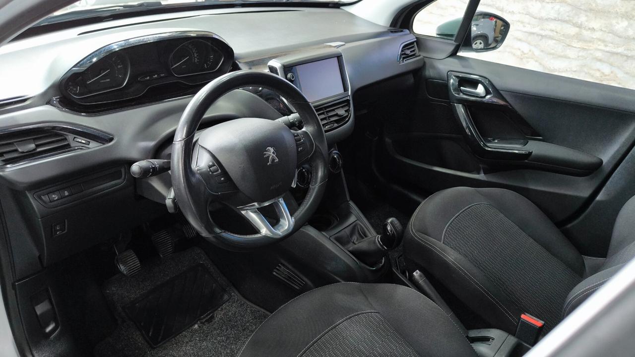 Peugeot 208 PureTech 82 5 porte Allure