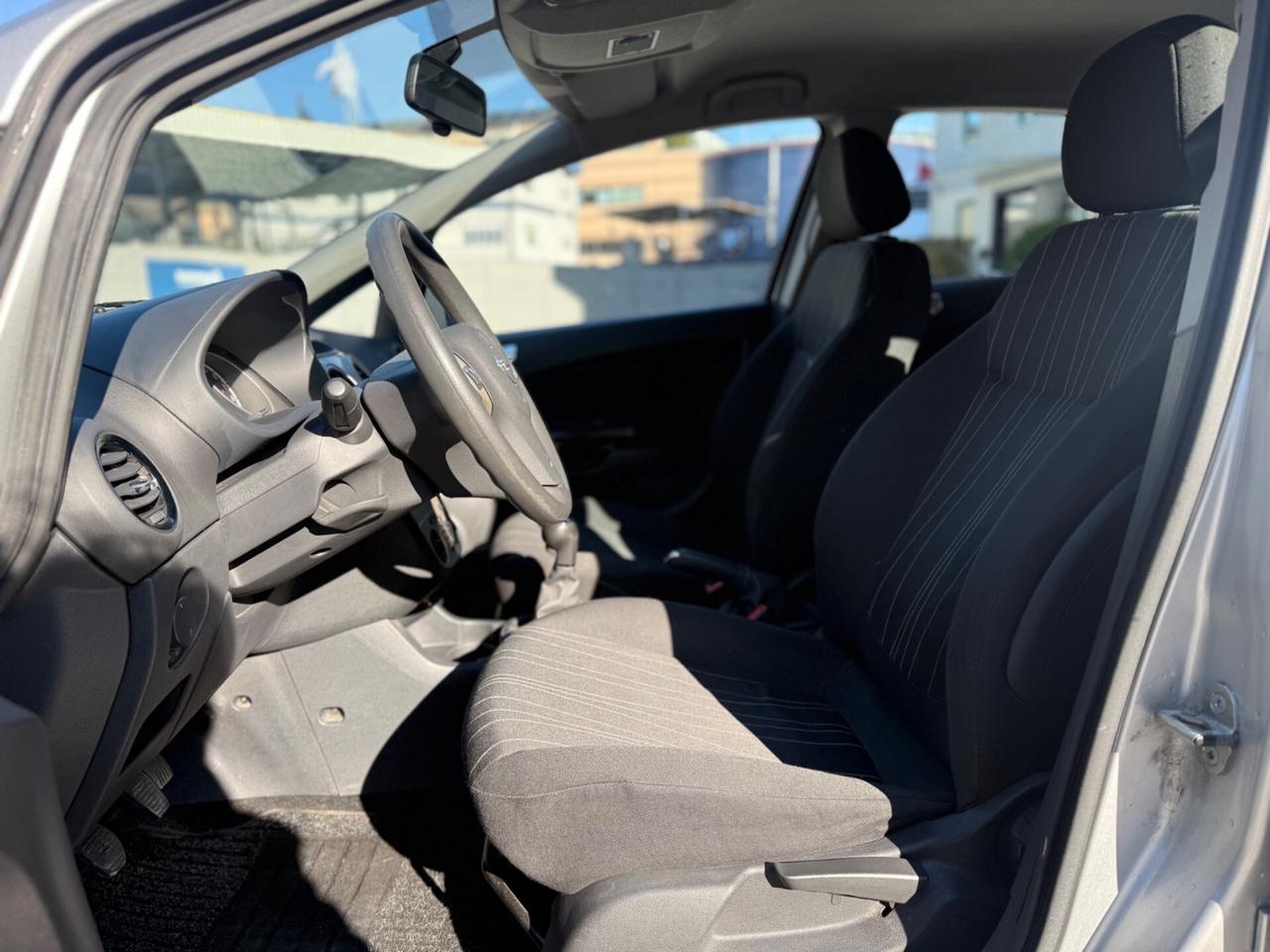 Opel Corsa 1.2 benzina 5 porte con soli 27.000 km 1 pro