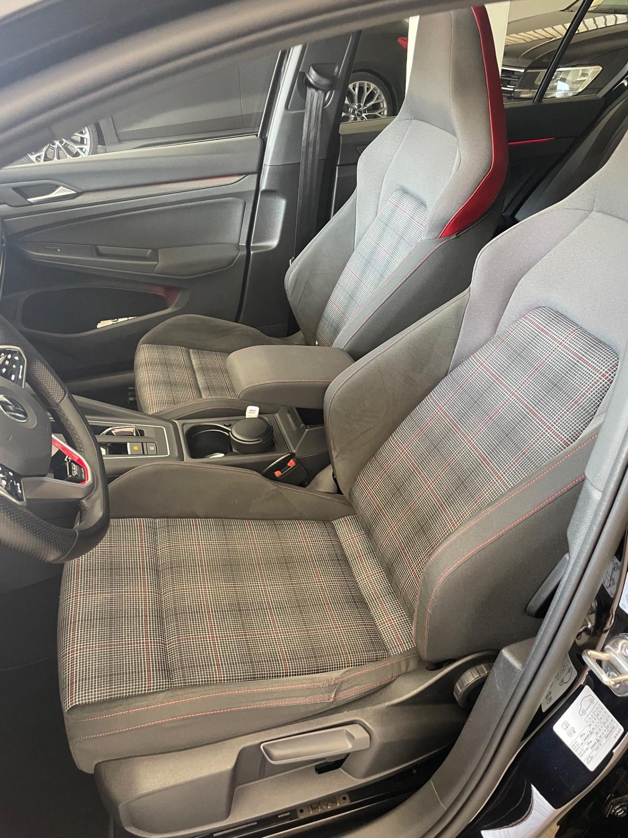 Volkswagen Golf 2.0 TSI GTI