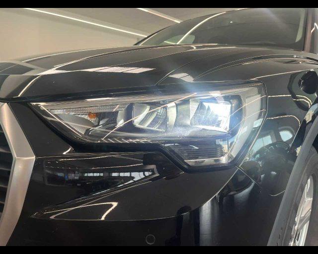 AUDI Q3 35 TDI quattro S tronic Business