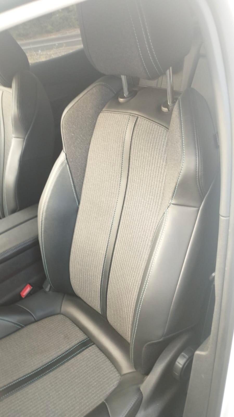 Peugeot 3008 PureTech Turbo 130 S&S EAT8 Active Pack - AutoNauticaRoma