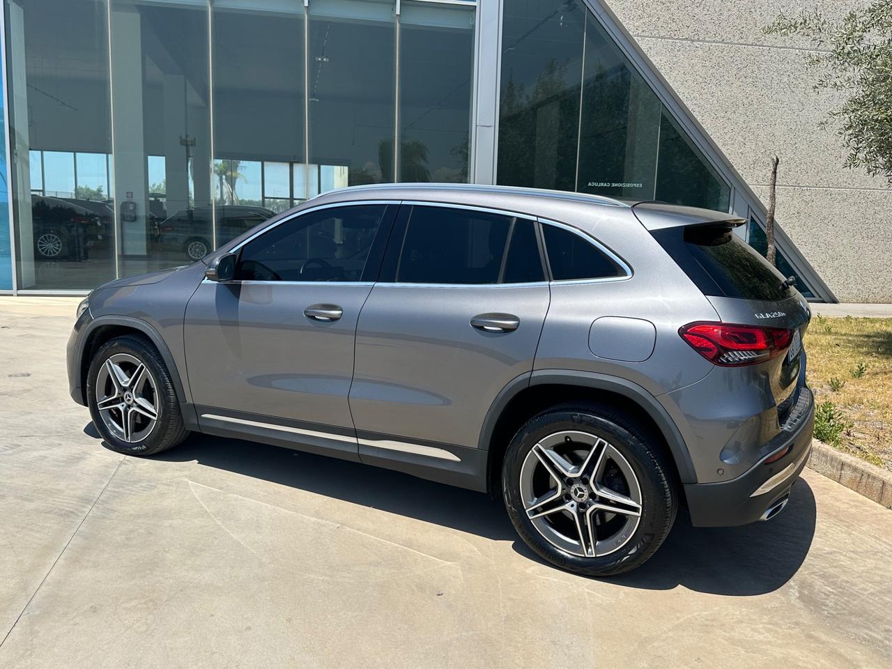 Mercedes-Benz GLA 250 e phev Premium possibilità noleggio no scoring