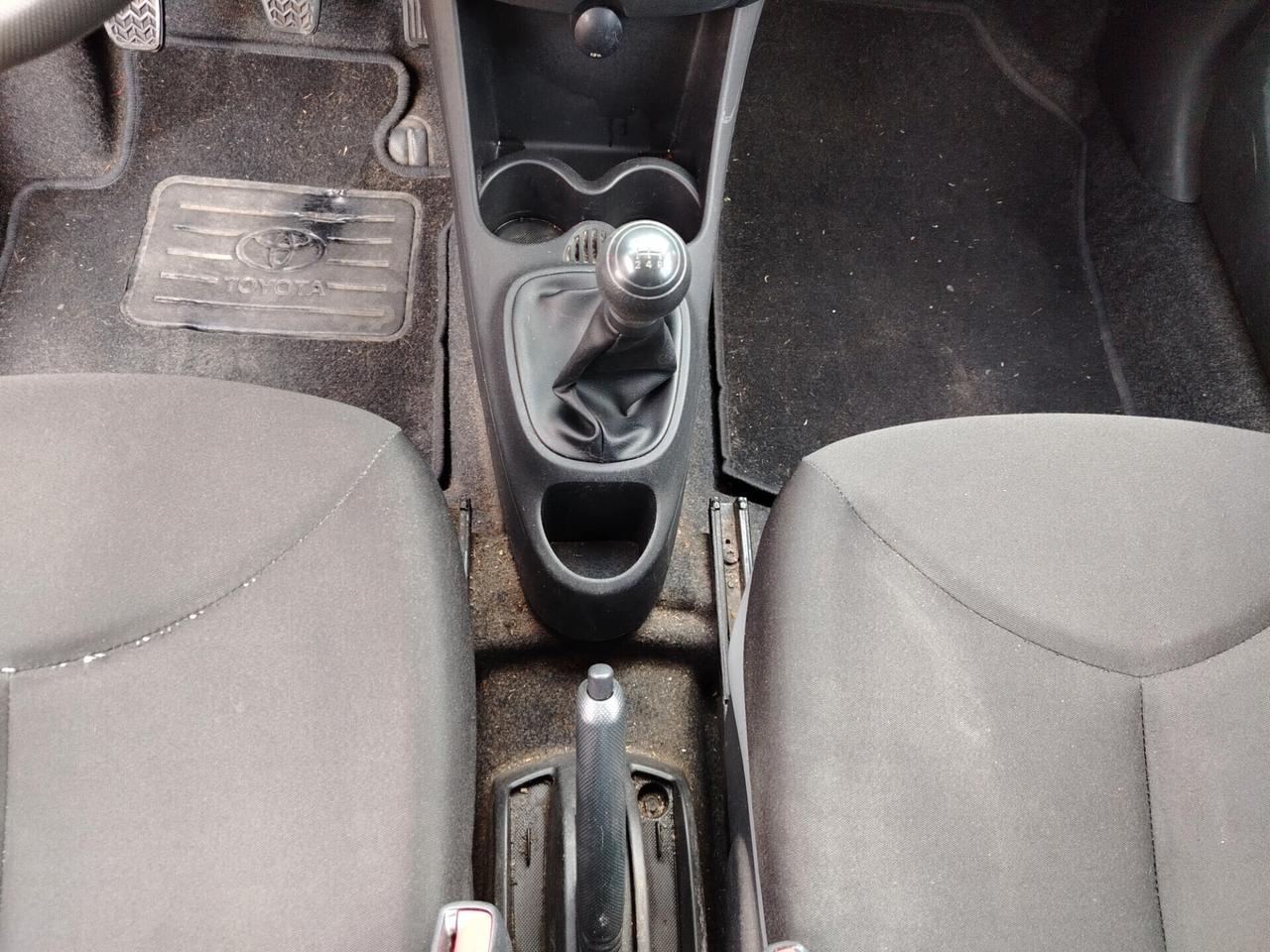 Toyota Aygo 1.0 12V VVT-i 5 porte Active Connect