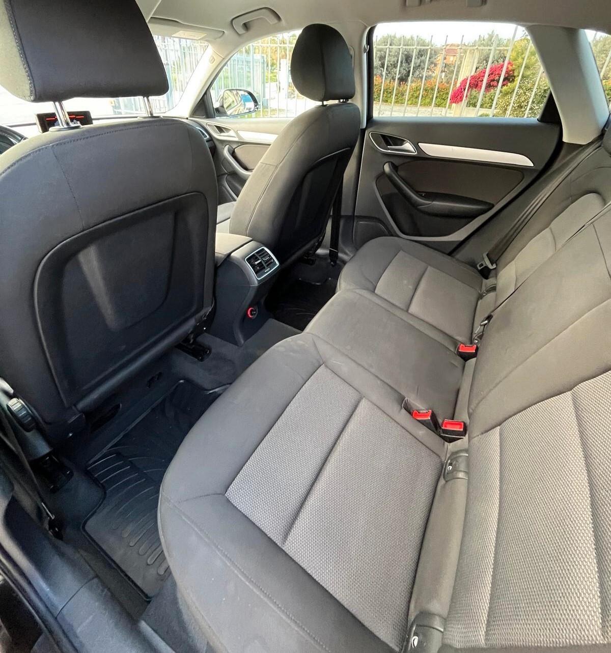 Audi Q3 2.0 TDI 120 CV S tronic line Edition