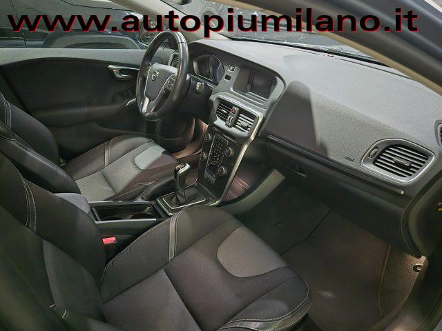 VOLVO V40 D3 Momentum